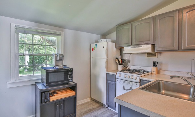 Leesburg Cottage | Waterford Cottage King The Village