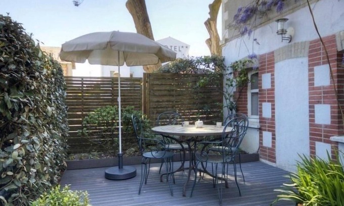Tharon-Plage Cottage | Waterfront 2-Bedroom Cottage with Terrace in Saint-Michel-Chef-Chef