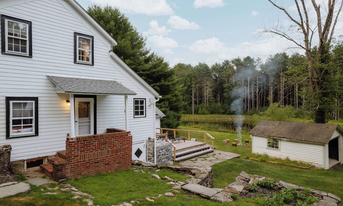 Eldred Cabin | Waterfront 1900s · Hot Tub · Eldred Homestead