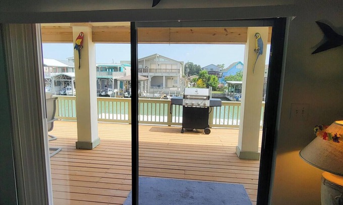 Port Isabel House | Waterfront 3 bedroom Home - Boat Slip - Great Deck