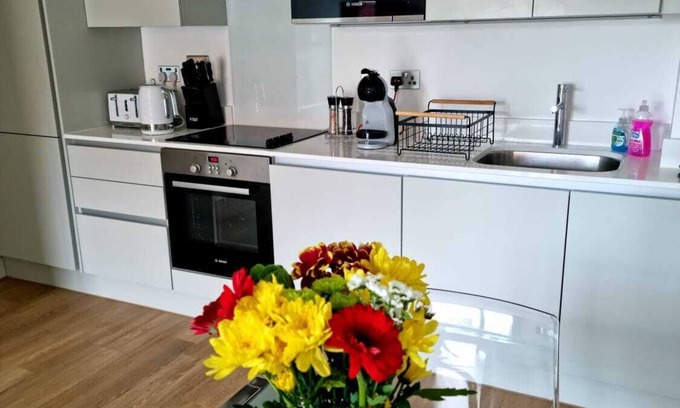 Gloucester Apartment | Waterfront apartment in Gloucester Docks