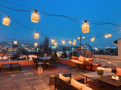 Istanbul City Center Apartment | Waterfront Apartment by the Tram - Terrace with Dome & Golden Horn View in Fatih