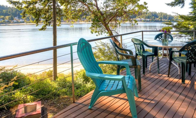 Rollingbay House | Waterfront Bainbridge Island Home Stunning Views!