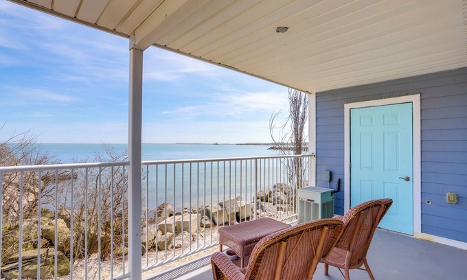 Put-in-Bay Condo | Waterfront Bass Island Retreat w/Balcony + TV