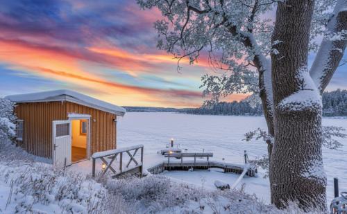 Nordstrand Ski Chalet | Waterfront Cabin - 15 Minutes from Downtown Oslo