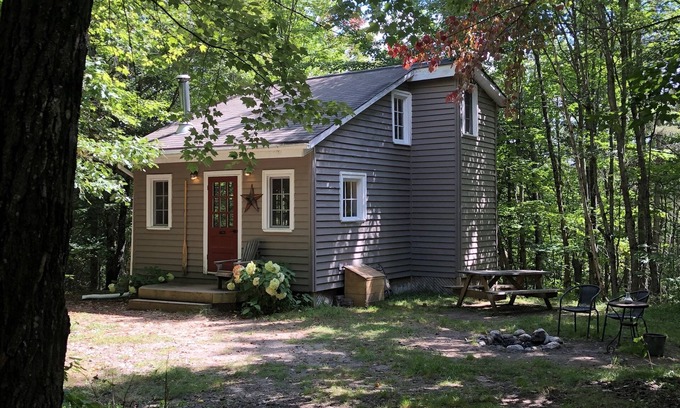 Armour Cabin | Waterfront Cabin Tucked into the Forest