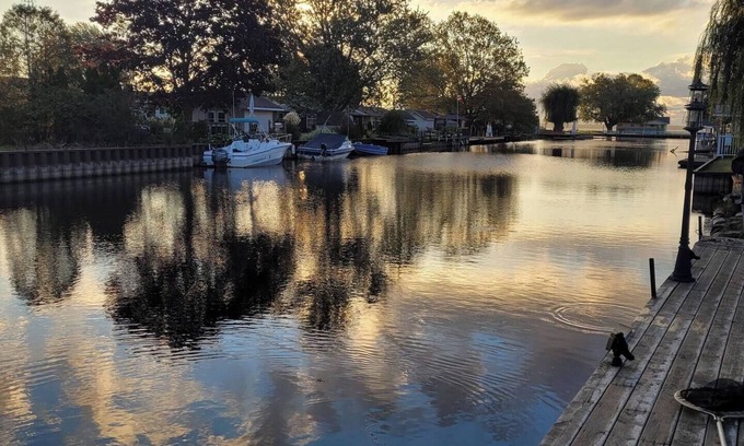 Harwich Cottage | Waterfront Cottage w/boat docknn