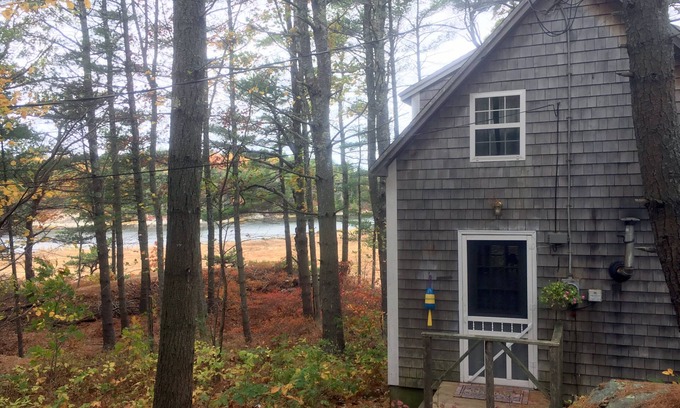 Arrowsic Cottage | Waterfront Cottage with Screened Porch surrounded by conservation land