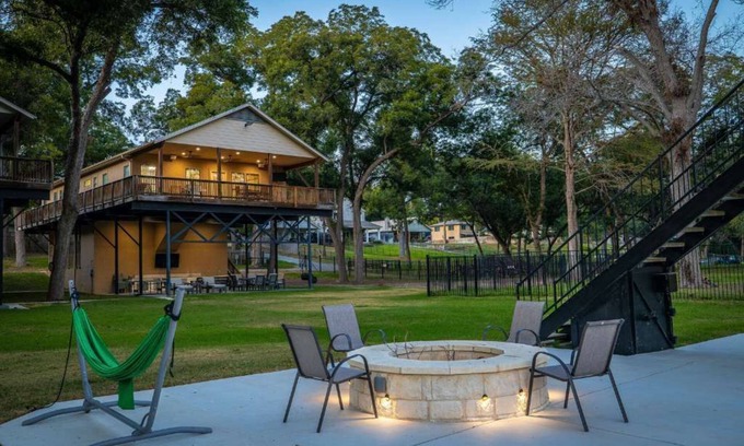 McQueeney House | Waterfront | Dock Access | Fire Pit | Sleeps 12!