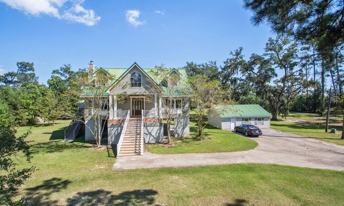 Slidell Cottage | Waterfront Gated Estate on 8 secluded acres!