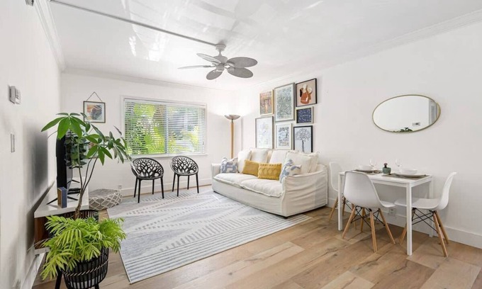 Hendricks and Venice Isles Apartment | Waterfront Gem on Las Olas Isle – Near Beach
