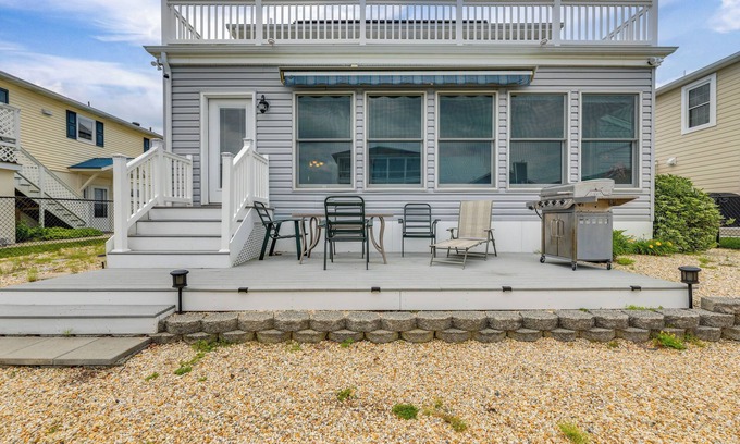 Keen-Wik On the Bay House | Waterfront Gem w/Dock: 3 Mi to Fenwick Island Fun