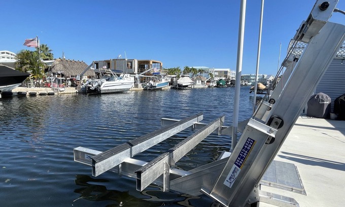 Cross Key Waterways House | Waterfront getaway