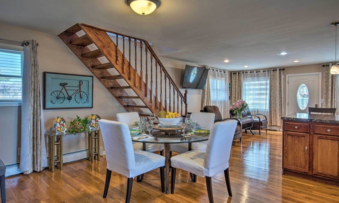 Mastic Beach House | Waterfront Home w/Large Deck & Dock on Narrow Bay