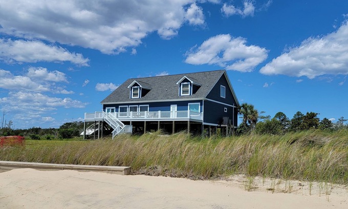 Sealevel House | Waterfront home with private sandy beach and pier on the Core Sound.n*Sleeps 12*