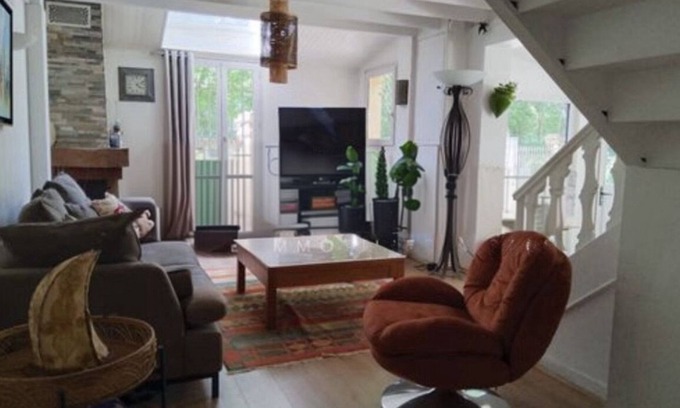 Rueil-Malmaison House | Waterfront house