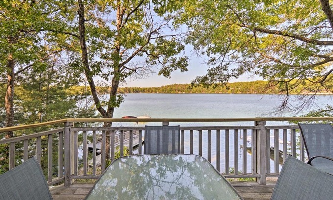 Johannesburg House | Waterfront House with Dock and Deck on Little Bear Lake
