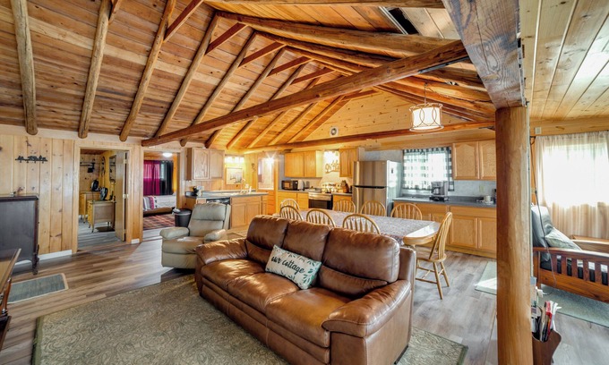 Ingalls Cabin | Waterfront Lake Michigan Retreat w/Beach!