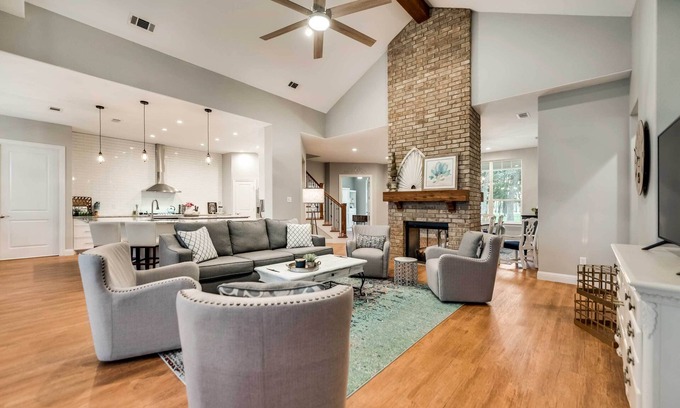 Quinlan Cottage | Waterfront Lake Tawakoni Home w/Fire Pit!