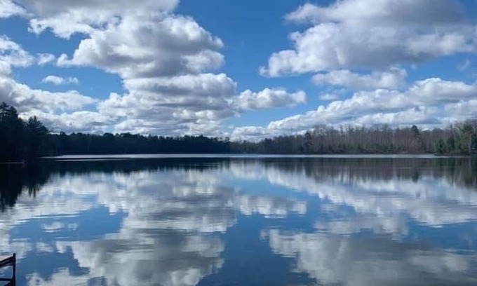 Lac du Flambeau House | Waterfront Lodge for 10 – Canoes, Kayaks & Pontoon! Pet-Friendly!