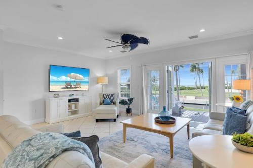 Indigo Reef Marina Homes House | Waterfront luxury Villa 14 with spectacular sunset views and boat slip townhouse
