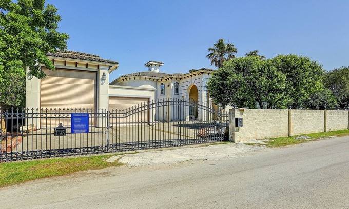 San Leon House | Waterfront Mediterranean Villa