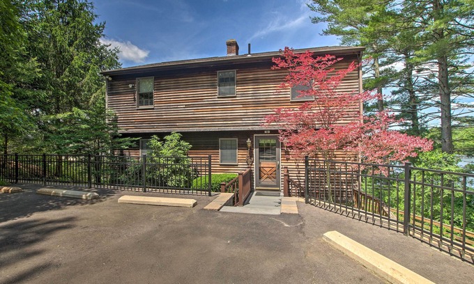 West Brookfield House | Waterfront New England House on Wickaboag Lake!
