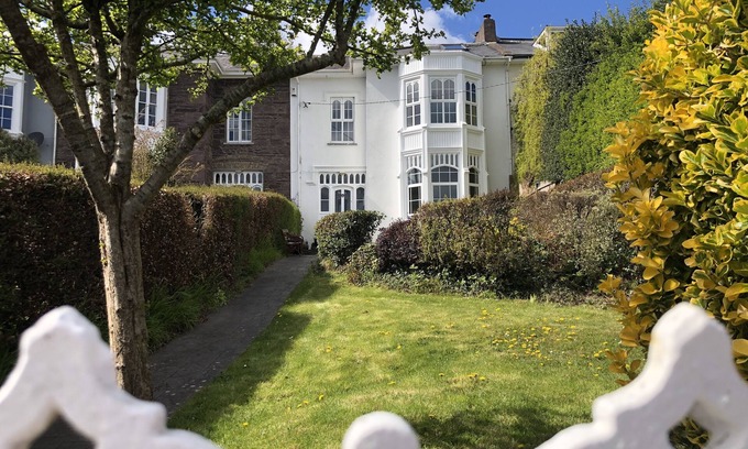 Loughbeg House | Waterfront period house