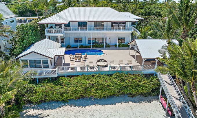 Jupiter House | Waterfront & Private Beach