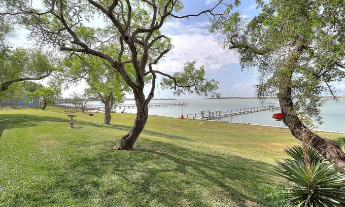 Ingleside House | Waterfront! Private pier! Fantastic fishing!