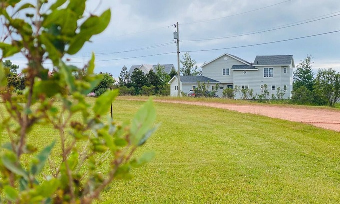 New London Cottage | Waterfront Property in New London