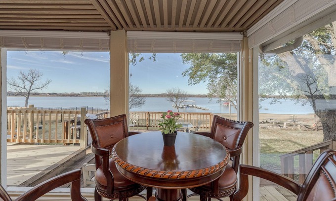 Frisco House | WaterFront Rentals Lake Lewisville - Frisco