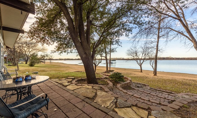 Frisco House | WaterFront Rentals Lake Lewisville- Lake Houses near each other