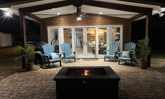 Brazoria Resort | WATERFRONT Retreat Nestled on the Beautiful San Bernard River