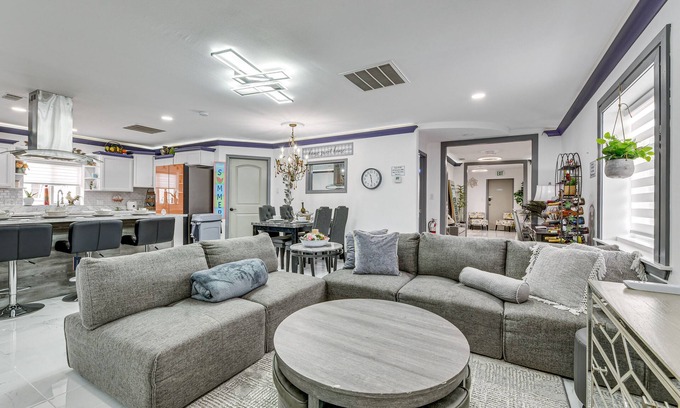 Slidell House | Waterfront Slidell Home w/Patio: 3 Mi to Beach!