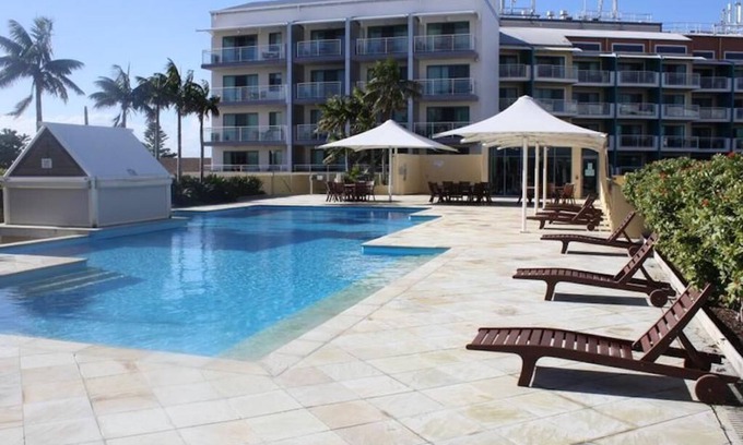 The Entrance Apartment | WATERFRONT STUDIO APARTMENT AT THE OAKS RESORT