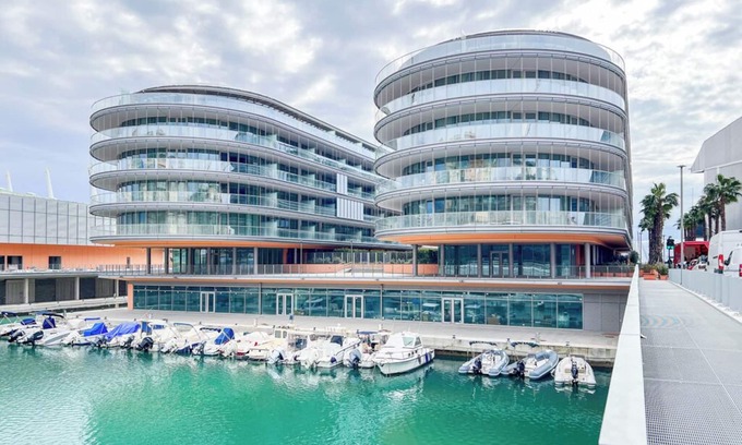Genoa Apartment | WATERFRONT SUITE 1