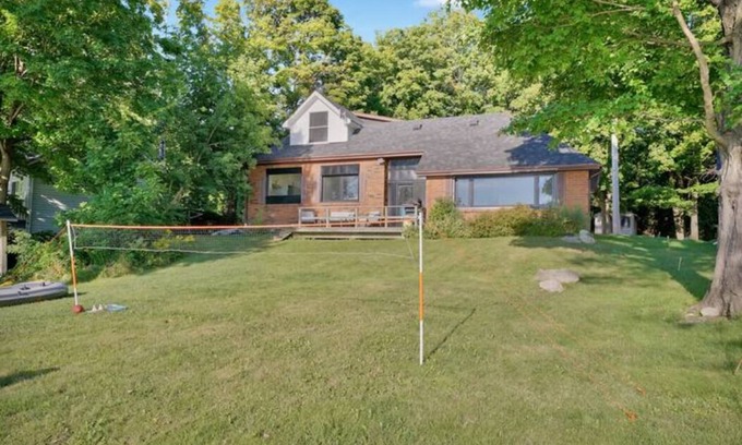 North Kawartha Cottage | Waterfront Sunset Cottage