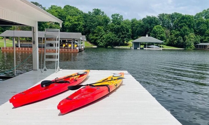 Semora House | Waterfront: The Beaver Dam (4 Bedroom)