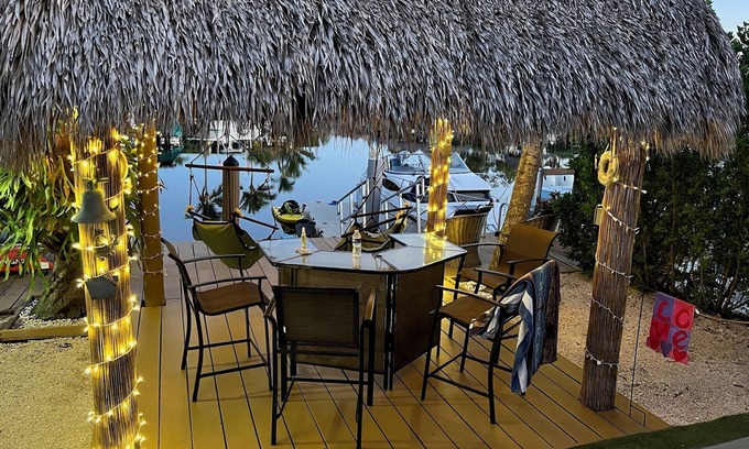 Key Largo House | Waterfront Tiny House w Pool, Beach, and Boat Dock