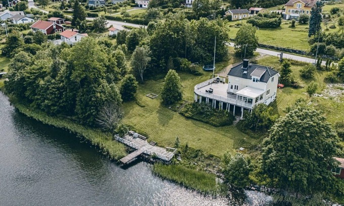 Vaddo Villa | Waterfront villa with private jetty