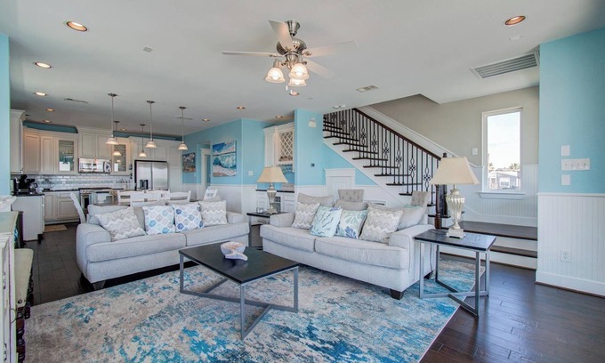 Isla Del Sol House | Waterfront W/Community Pool & 5 Min to Beach!