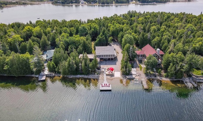 Northern Bruce Peninsula Cottage | Waterfront w/sauna, hot tub & boat slip