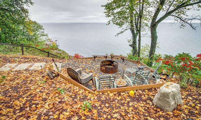 South Harbor Cabin | Waterfront Wahkon Cabin w/Gas Grill & Fire Pit!