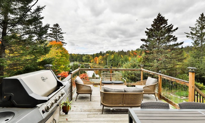 Rawdon Ski Chalet | Waterfront with panoramic view