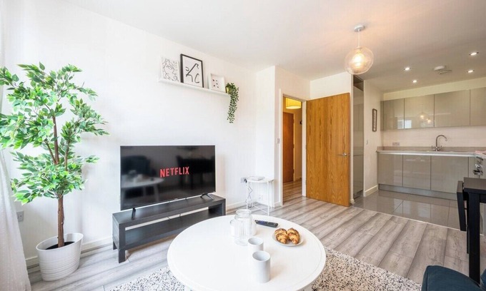 Grangetown Apartment | Waterside by Tŷ SA -Free Parking