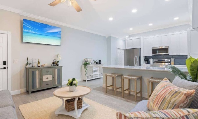 Sebastian Apartment | Waterside Condo in Sebastian!
