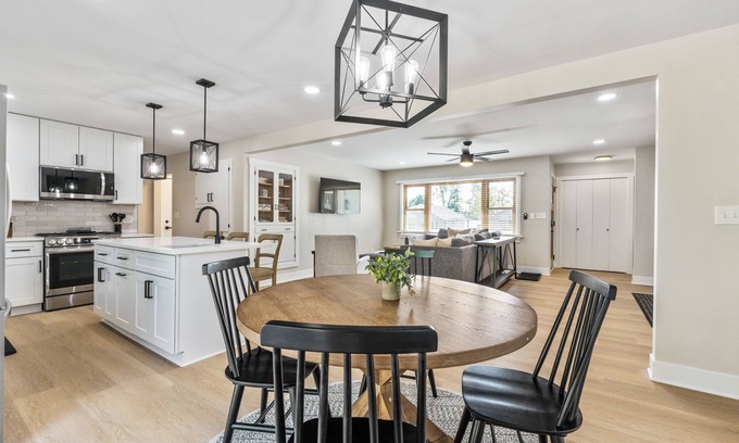 Russells Point House | Waterside Haven + Hot Tub l Fire Pit