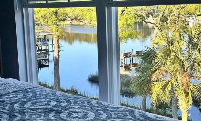 Niceville House | Waterview Beautiful Town House