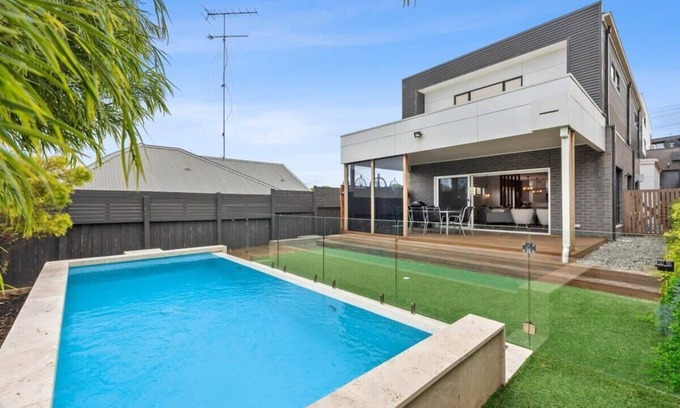 Ocean Grove House | Waterways Retreat: Luxe Coastal Getaway with Pool